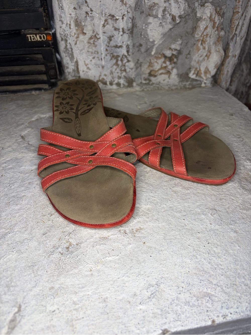 KEEN City of Palms Leather Slide Sandals in Coral